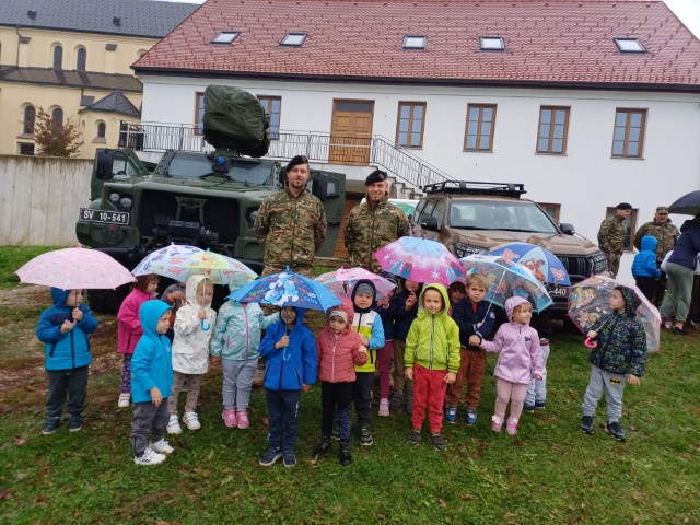 Vaja evakuacije z gasilci, policisti, vojaki in prostovoljci prve medicinske pomoči